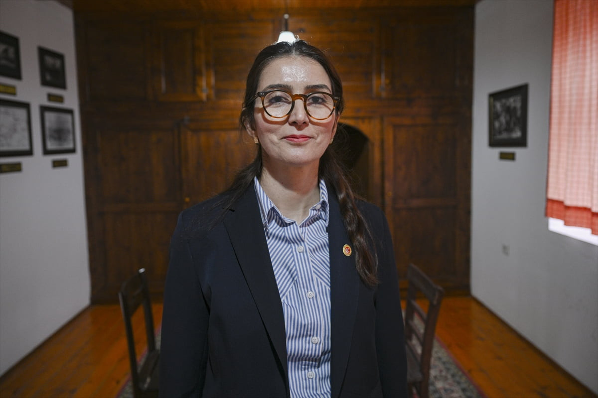 Türkiye Cumhuriyeti'nin kurucusu büyük önder Mustafa Kemal Atatürk'ün 106 yıl önce 27 Aralık'ta...