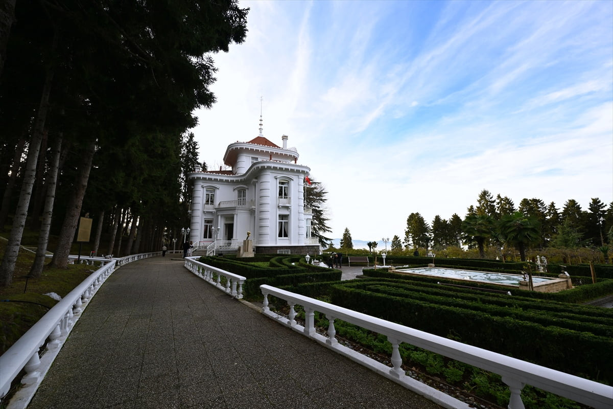 Türkiye Cumhuriyeti'nin kurucusu Büyük Önder Mustafa Kemal Atatürk'ün Trabzon'da üç kez...