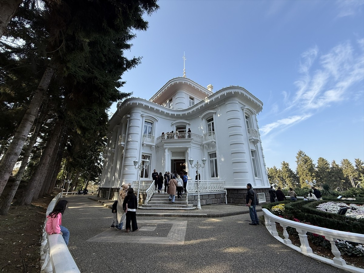 Türkiye Cumhuriyeti'nin kurucusu Büyük Önder Mustafa Kemal Atatürk'ün Trabzon'da üç kez...