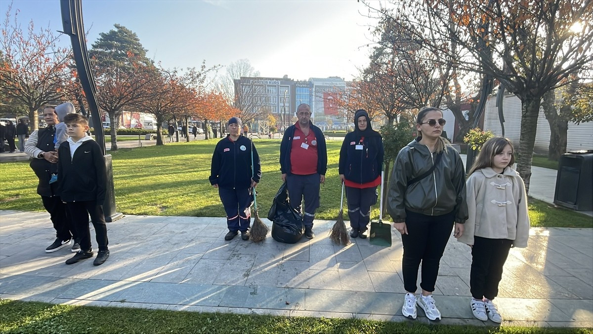 Türkiye Cumhuriyeti'nin kurucusu Gazi Mustafa Kemal Atatürk, ebediyete intikalinin 87. yılında...