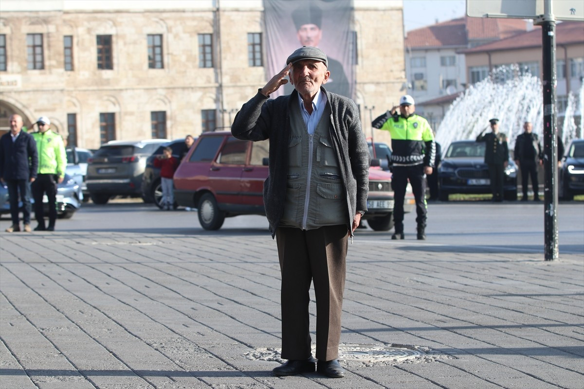 Türkiye Cumhuriyeti'nin kurucusu Gazi Mustafa Kemal Atatürk, ebediyete intikalinin 87'nci yılında...