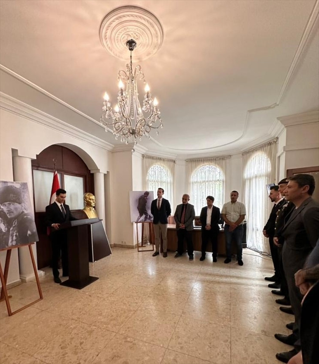 Türkiye Cumhuriyeti'nin kurucusu Gazi Mustafa Kemal Atatürk, vefatının 87. yılında Kamerun'un...