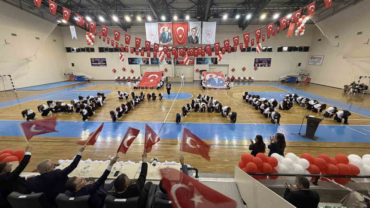 TÜRKİYE CUMHURİYETİ’NİN KURUCUSU GAZİ MUSTAFA KEMAL ATATÜRK’ÜN GENÇLİĞE ARMAĞAN ETTİĞİ 19 MAYIS...