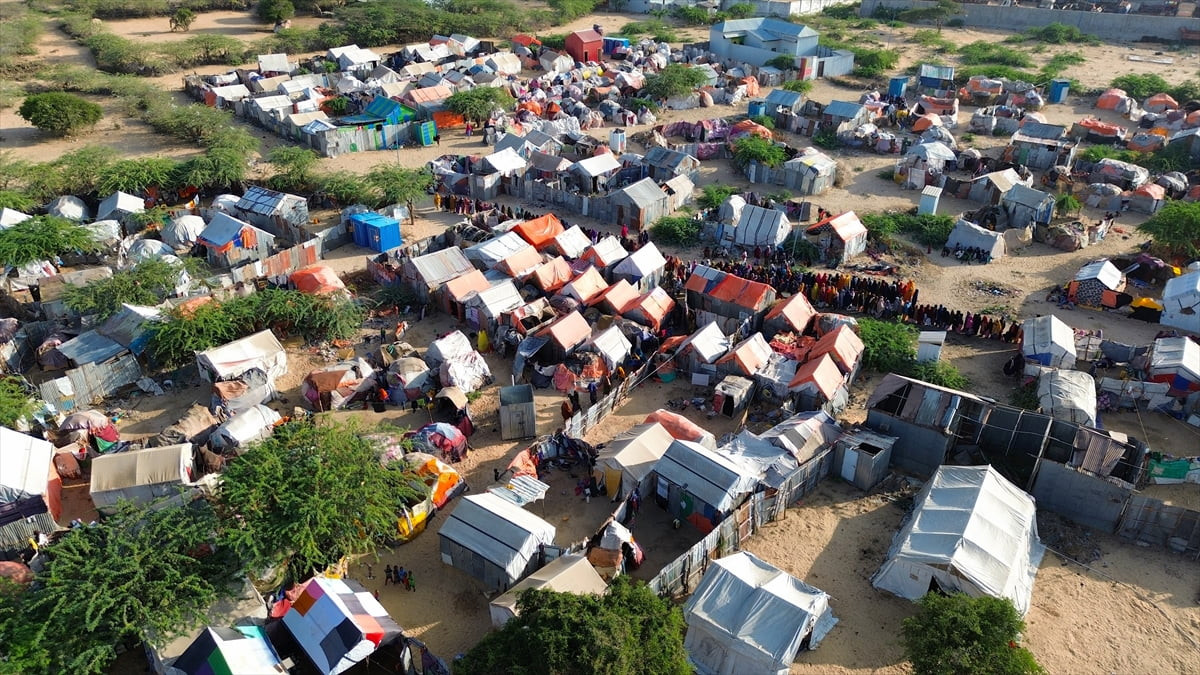 Türkiye Diyanet Vakfı (TDV) ramazanda, kuraklık yaşanan Somali'de 7 eyalette 13 bölgede ihtiyaç...