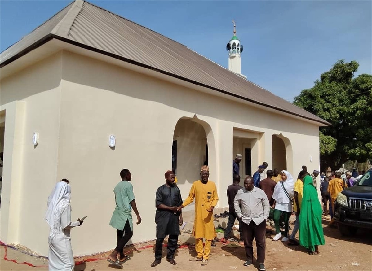 Türkiye Diyanet Vakfı (TDV), suya ulaşmakta güçlük çeken coğrafyalarda yürütülen "Bir Damla Bir...