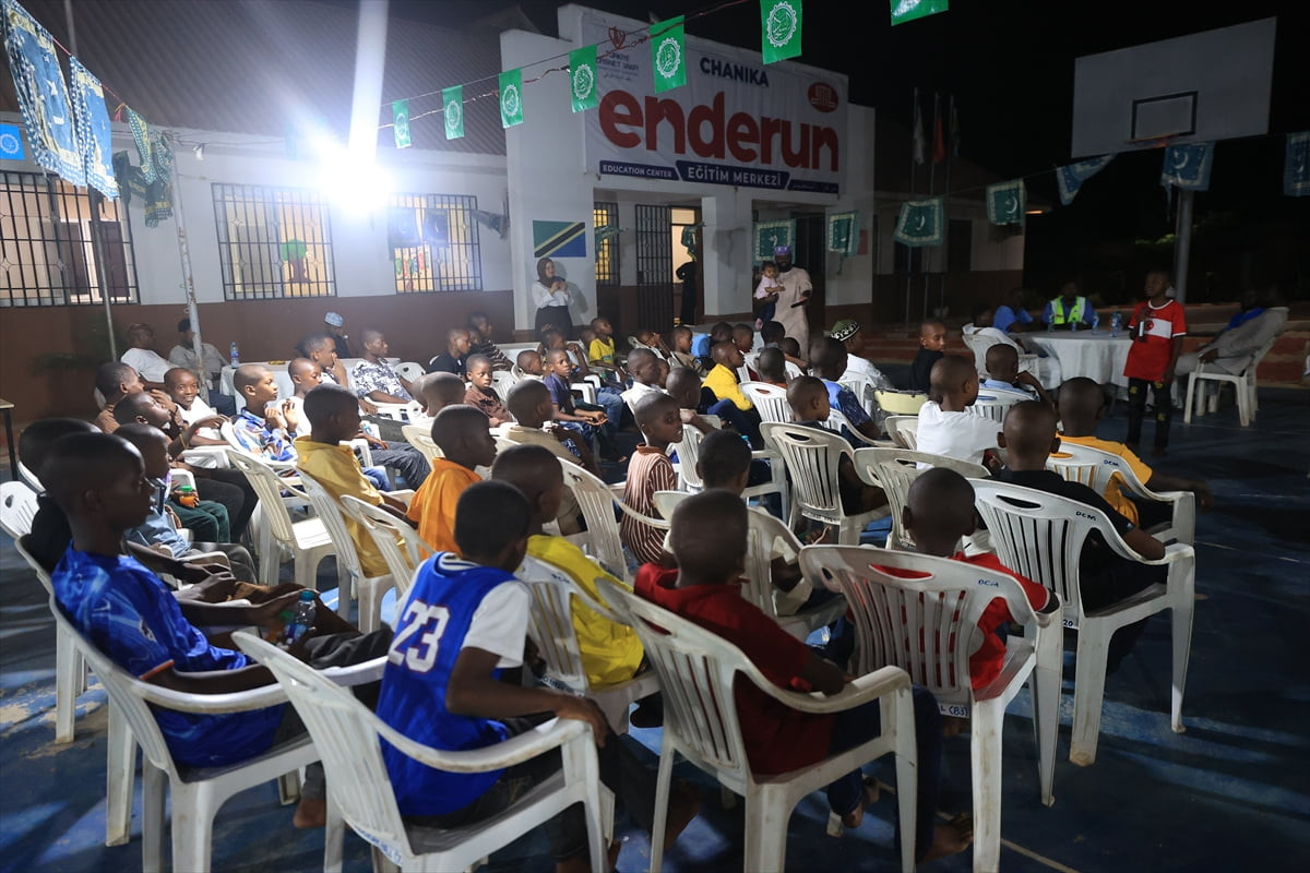 Türkiye Diyanet Vakfı (TDV), Tanzanya'nın Dar Es Salaam kentinde 56 yetim ve öksüz çocuğun...