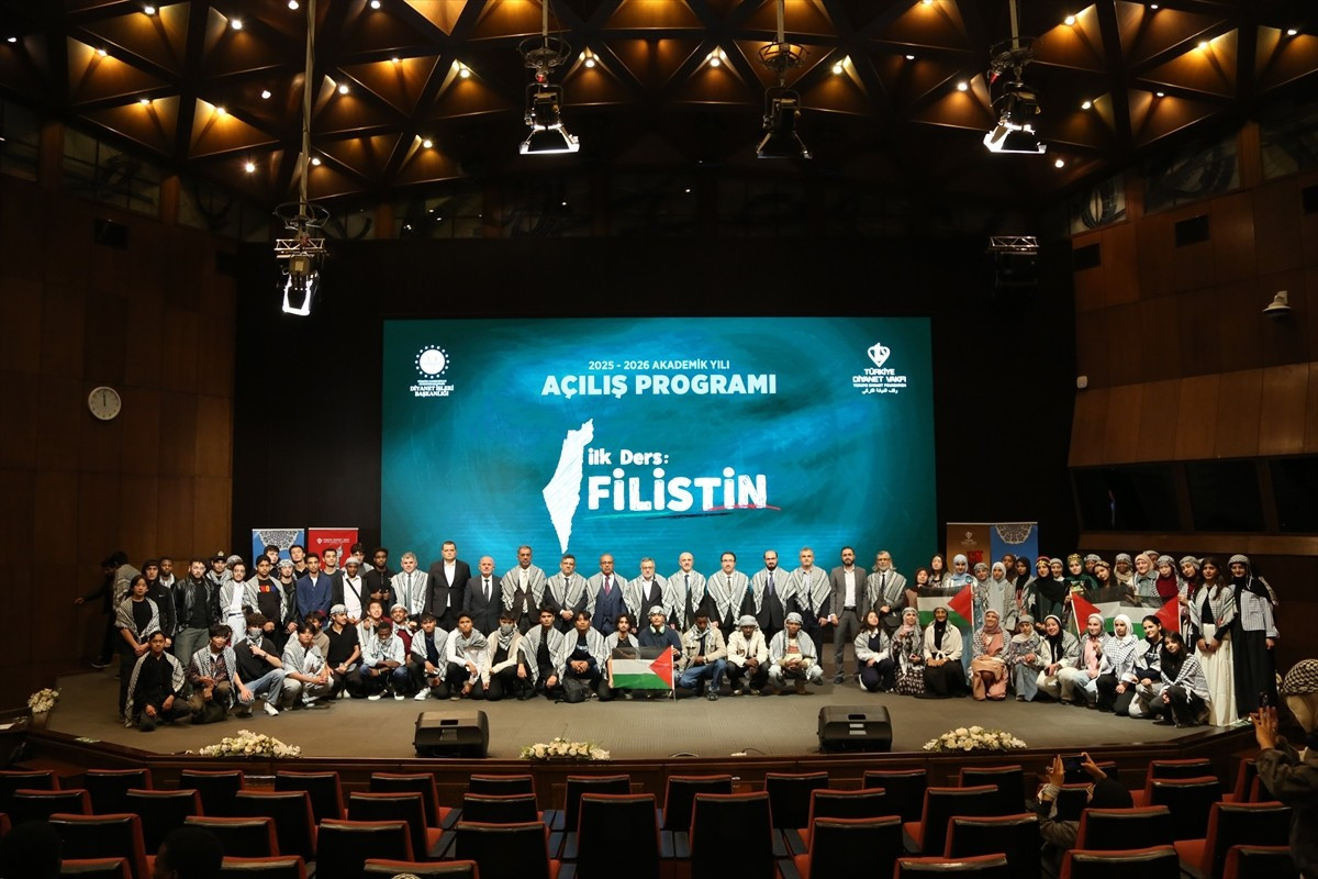 Türkiye Diyanet Vakfınca (TDV) yeni akademik dönemin açılışı kapsamında "İlk Ders: Filistin"...