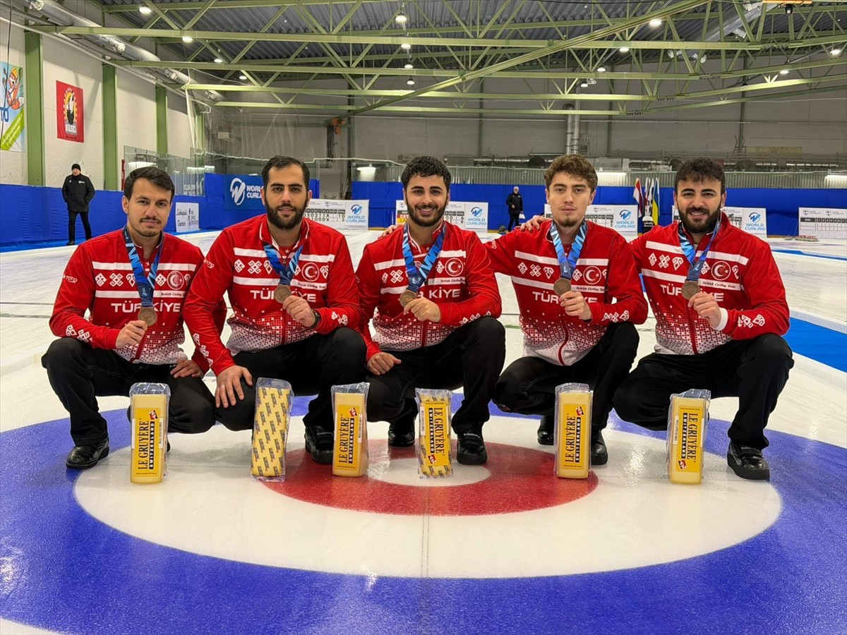 Türkiye Erkek Milli Curling Takımı, Avrupa B Klasman Şampiyonası üçüncülük maçında Finlandiya'yı...