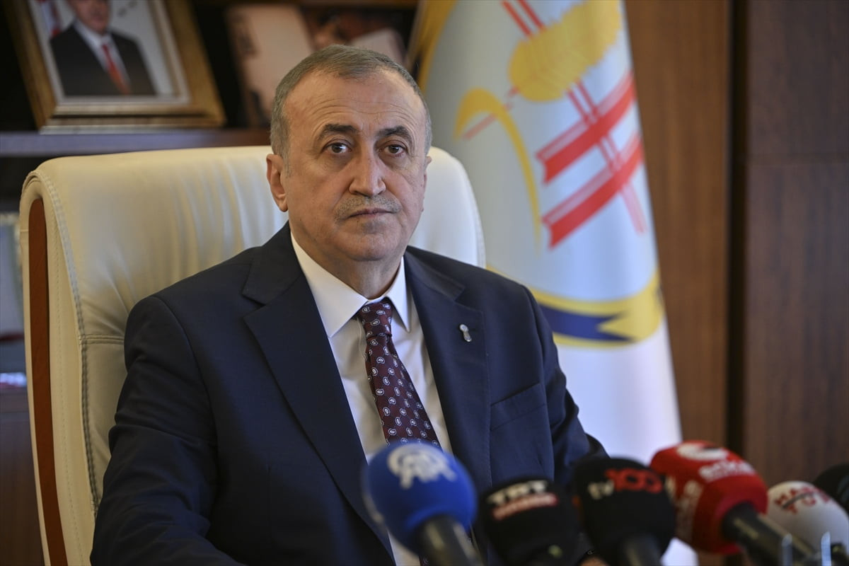 Türkiye Fırıncılar Federasyonu Başkanı Halil İbrahim Balcı, Federasyon Genel Merkezi'nde...