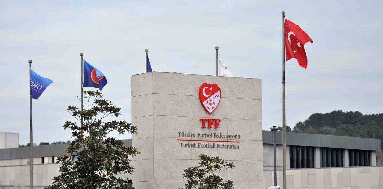TÜRKİYE FUTBOL FEDERASYONU (TFF) HUKUK MÜŞAVİRLİĞİ, SÜPER LİG'DEN 10 KULÜBÜ PROFESYONEL FUTBOL...