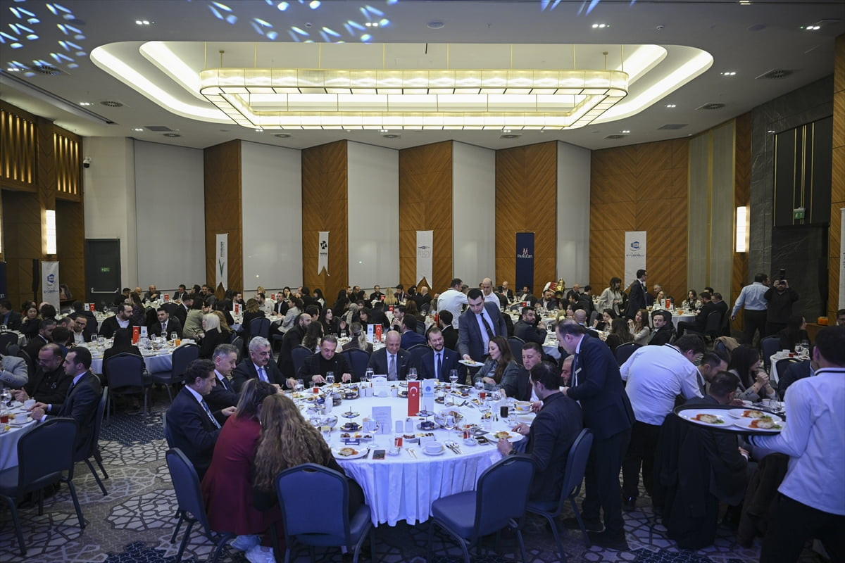 Türkiye Genç İş İnsanları Derneği (TÜGİAD) Ankara Şubesi iftar programı düzenledi. Programa...