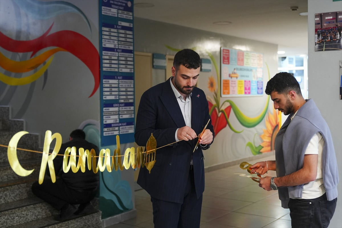 Türkiye Gençlik Vakfı (TÜGVA) İstanbul İl Temsilciliğinin desteğiyle ilk olarak Kadıköy'deki Fehmi...