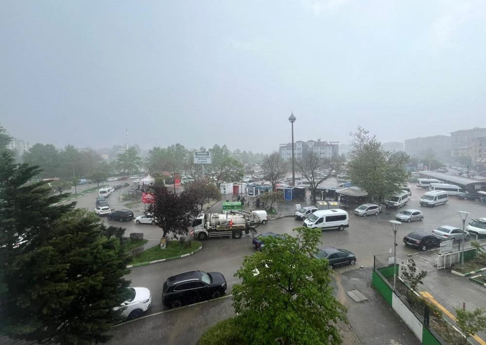 TÜRKİYE GENELİNDE GÜNÜN EN YÜKSEK YAĞIŞ MİKTARI SAMSUN'UN ÇARŞAMBA İLÇESİNDE...