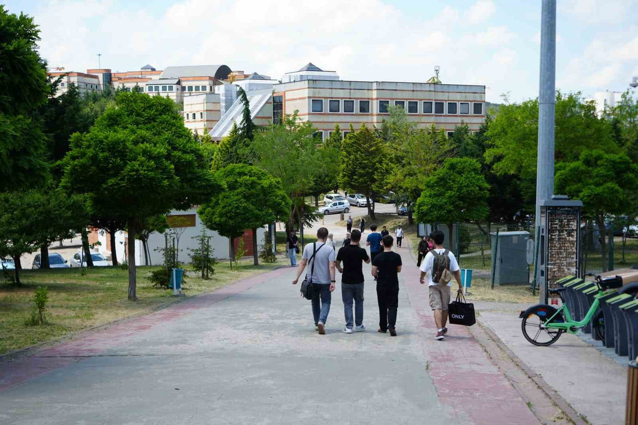 TÜRKİYE GENELİNDE SAHİPSİZ KÖPEKLERE YÖNELİK ÇALIŞMALAR DEVAM EDERKEN, KOCAELİ ÜNİVERSİTESİ (KOÜ)...