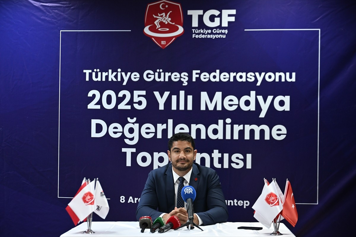 Türkiye Güreş Federasyonu Başkanı Taha Akgül, Gaziantep'te düzenlenen Türkiye Güreş Şampiyonası...