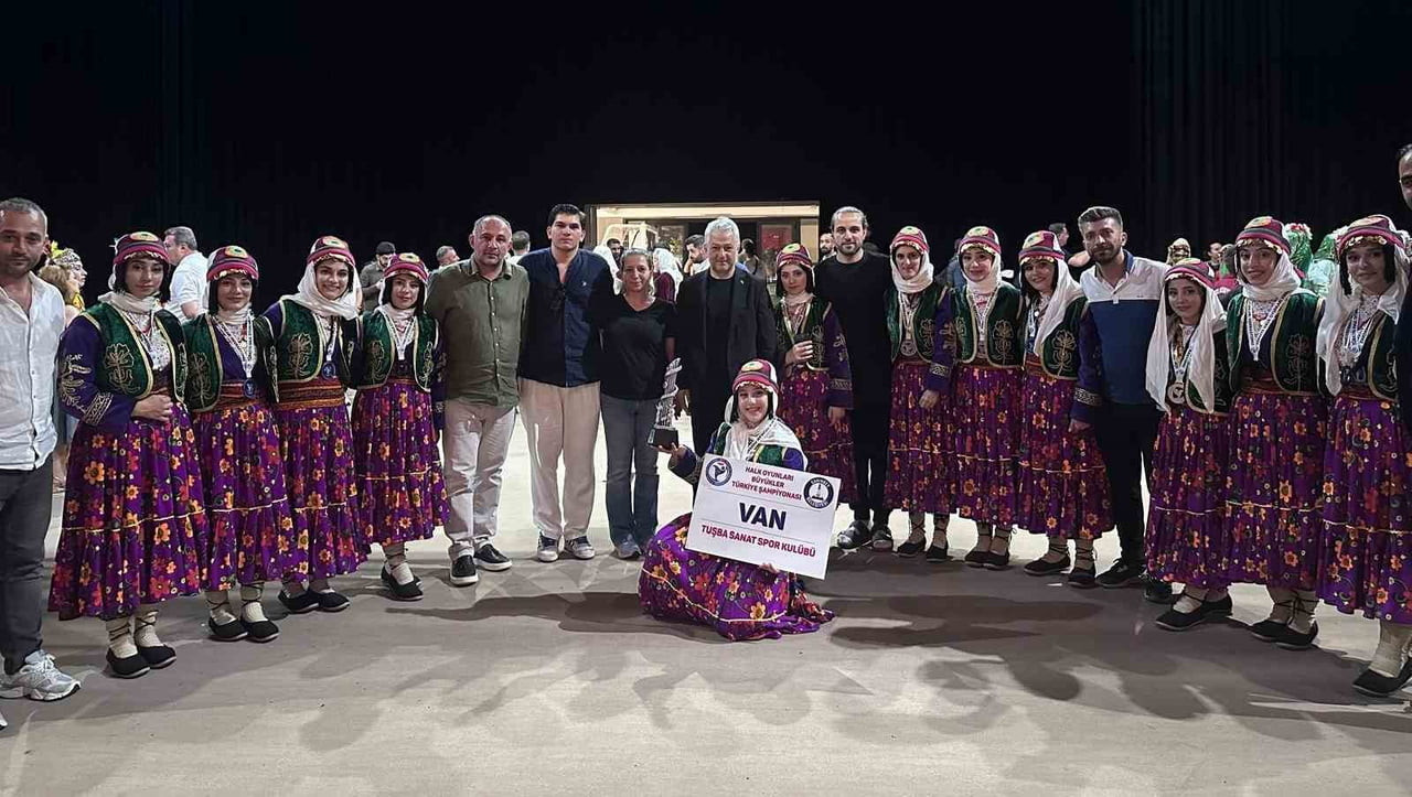 TÜRKİYE HALK OYUNLARI FEDERASYONU TARAFINDAN DÜZENLENEN YARIŞMADA, TUŞBA SANAT SPOR KULÜBÜ ÜST...