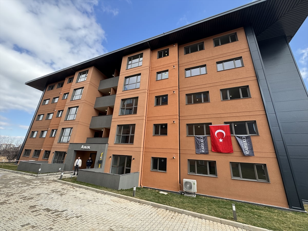 Türkiye İş Bankası, Kahramanmaraş merkezli 6 Şubat 2023 depremlerinden etkilenen Malatya’da...