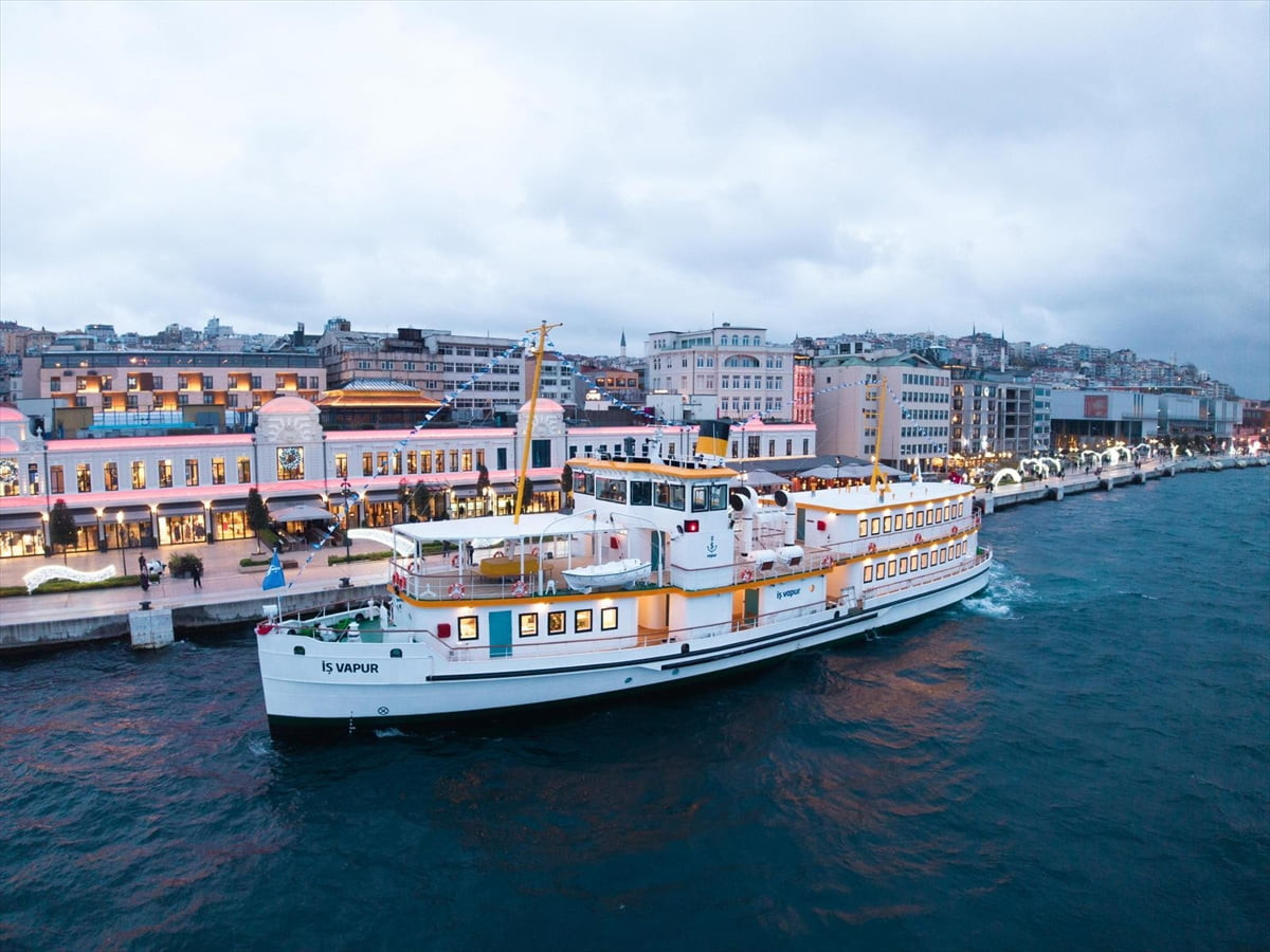 Türkiye İş Bankası tarihinde özel bir yeri olan Şirket-i Hayriye filosundaki 66 numaralı Boğaziçi...