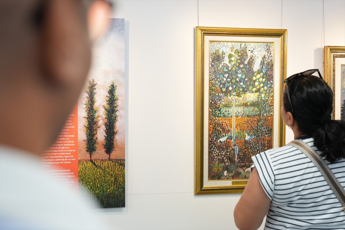 Türkiye İş Bankasının zengin sanat koleksiyonunun 2025'teki son durağı, çini sanatının...