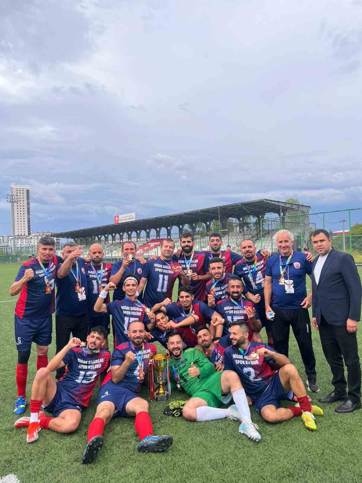 TÜRKİYE İŞİTME ENGELLİLER SPOR FEDERASYONU (TİESF) 1. LİG E GRUBU'NDA MÜCADELE EDEN NİĞDE SAĞIRLAR...