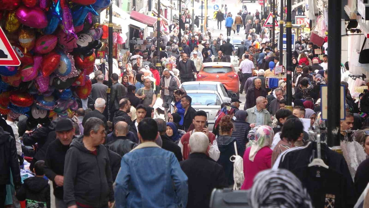 TÜRKİYE İSTATİSTİK KURUMU (TÜİK) "İSTATİSTİKLERLE GENÇLİK 2025" ARAŞTIRMASININ SONUÇLARINI...