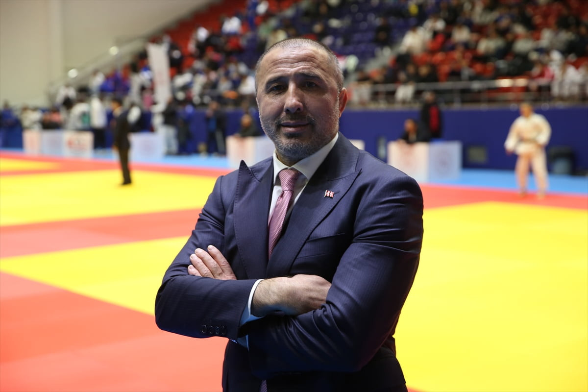Türkiye Judo Federasyonu Başkanı Sezer Huysuz, Türkiye genelinde başlattıkları okul projesini 50...