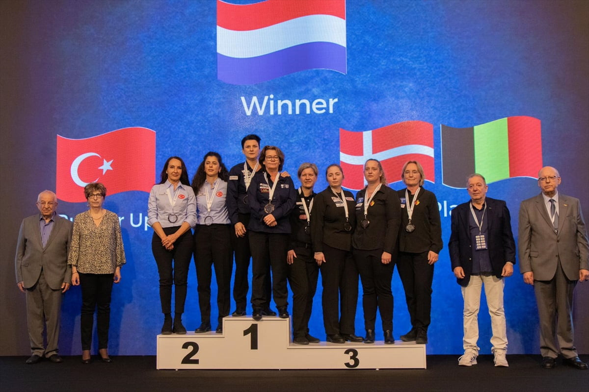 Türkiye Kadın Bilardo Milli Takımı, Antalya'da düzenlenen Avrupa Şampiyonası'nda gümüş madalya...