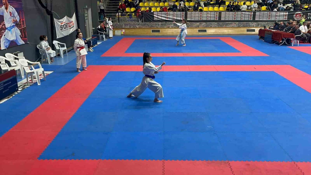 TÜRKİYE KARATE FEDERASYONU 2026 YILI FAALİYET PROGRAMINDA YER ALAN 3 ETAPLI ÜMİT-GENÇ-U21 YAŞ...