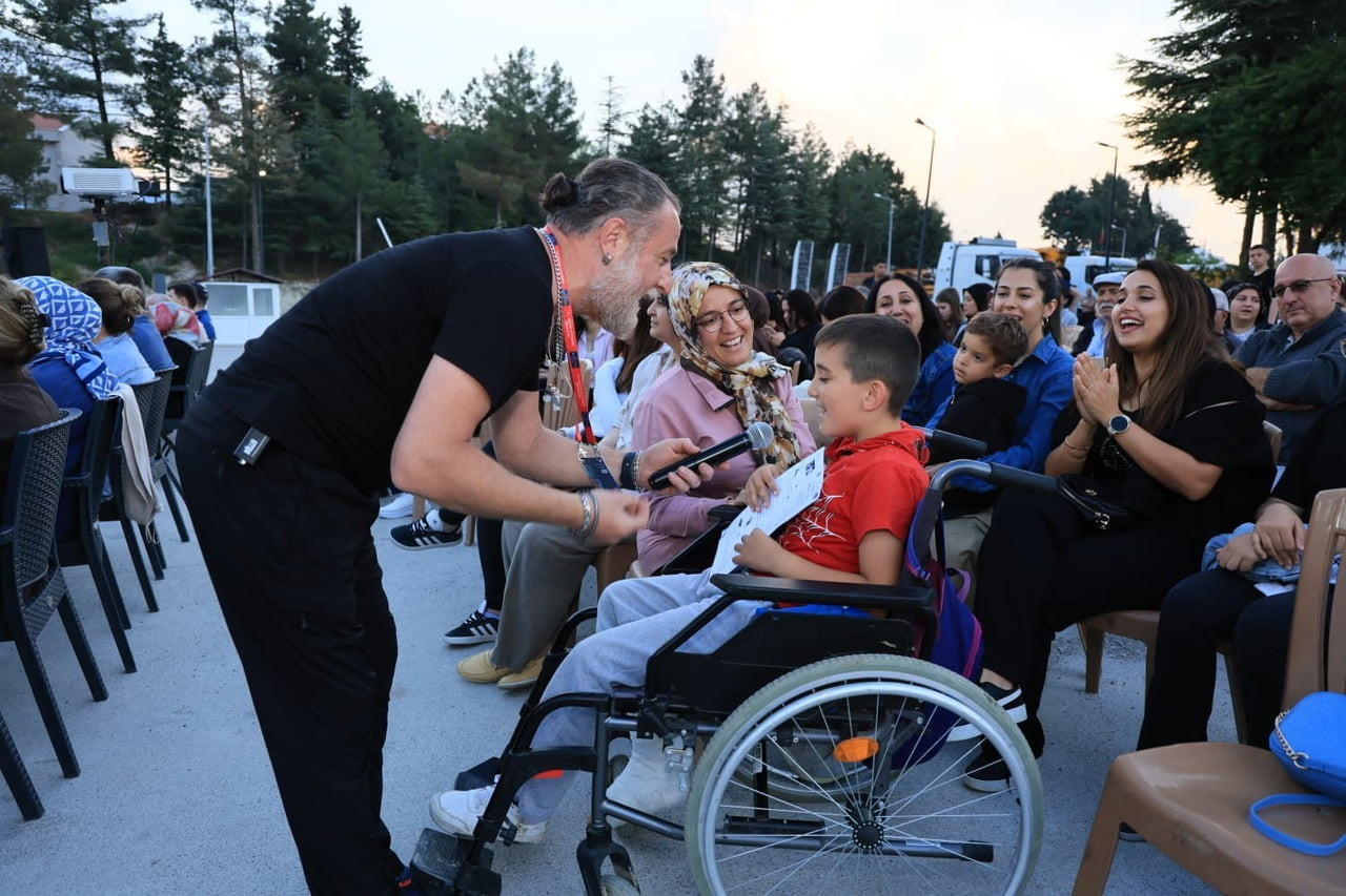 TÜRKİYE KÜLTÜR YOLU FESTİVALİ ETKİNLİKLERİ KAPSAMINDA ÇAMELİ’DE DÜZENLENEN GEZEN OZANLAR KONSERİ...