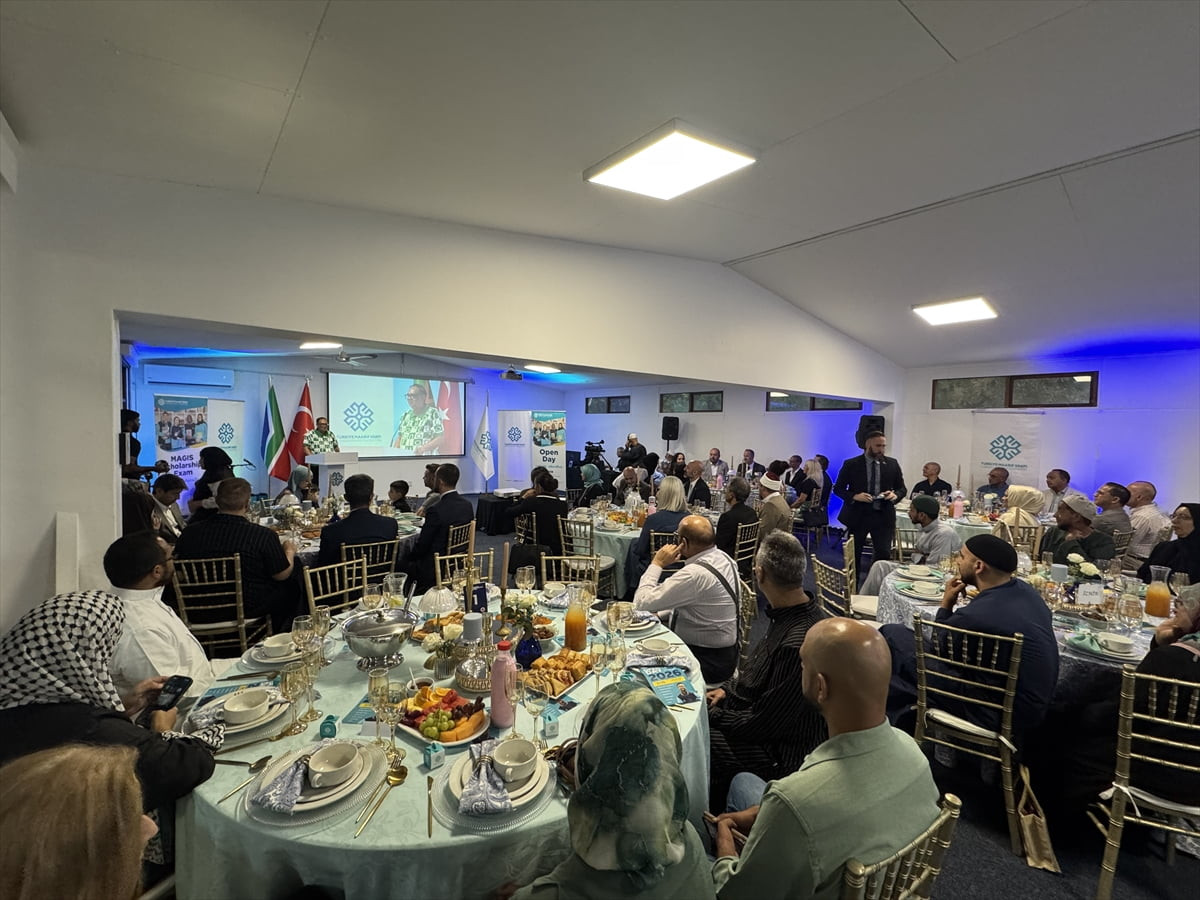  Türkiye Maarif Vakfı (TMV), Güney Afrika Cumhuriyeti'nin yasama başkenti Cape Town'da iftar...