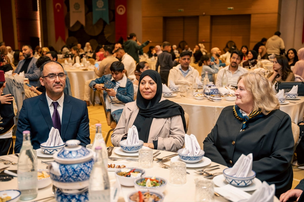 Türkiye Maarif Vakfının (TMV), Tunus’ta düzenlediği iftar programında diplomasi, eğitim ve sivil...