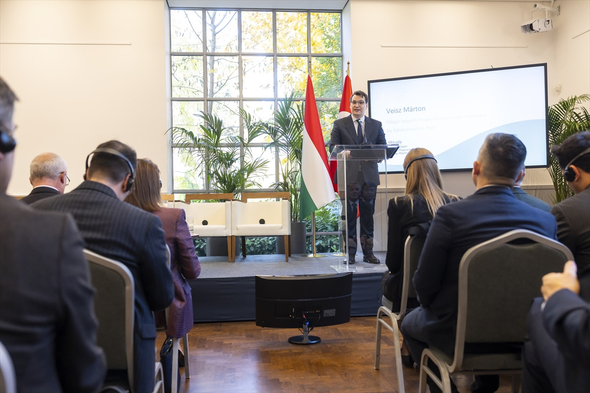 Türkiye-Macaristan Medya Köprüleri projesi kapsamında iki ülkenin gazetecileri, diplomatları...