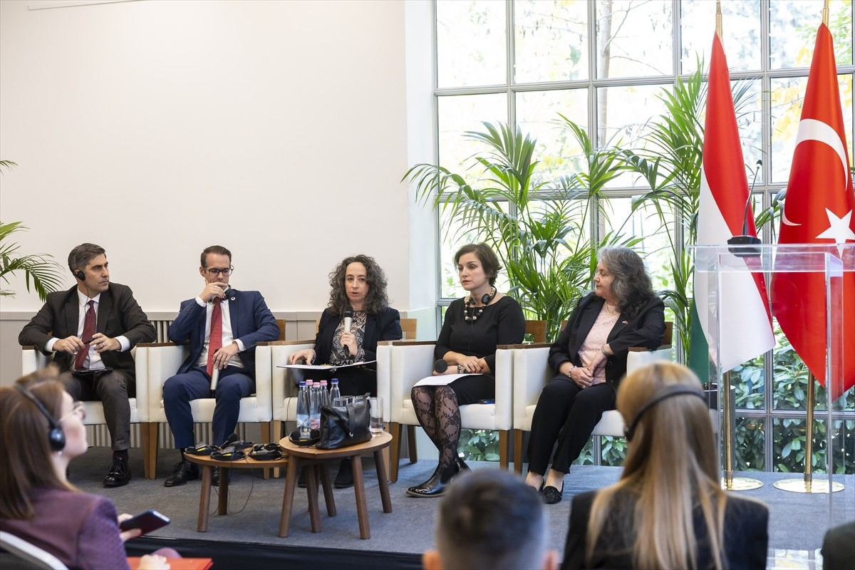 Türkiye-Macaristan Medya Köprüleri projesi kapsamında iki ülkenin gazetecileri, diplomatları...