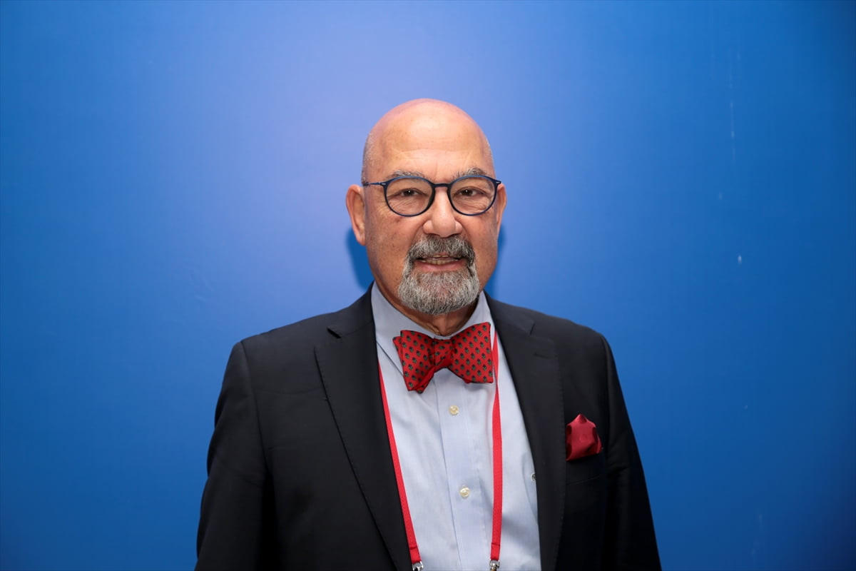 Türkiye MS Derneği Onursal Başkanı ve Türk Nöroloji Derneği Üyesi Prof. Dr. Aksel Siva, Antalya'da...