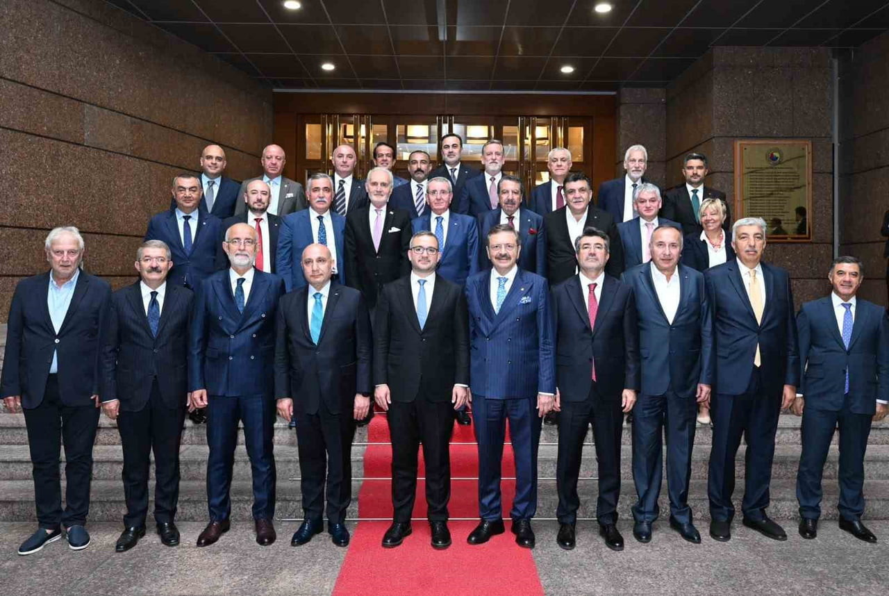 TÜRKİYE ODALAR VE BORSALAR BİRLİĞİ (TOBB) BAŞKANI RİFAT HİSARCIKLIOĞLU VE YÖNETİM KURULU ÜYELERİ...