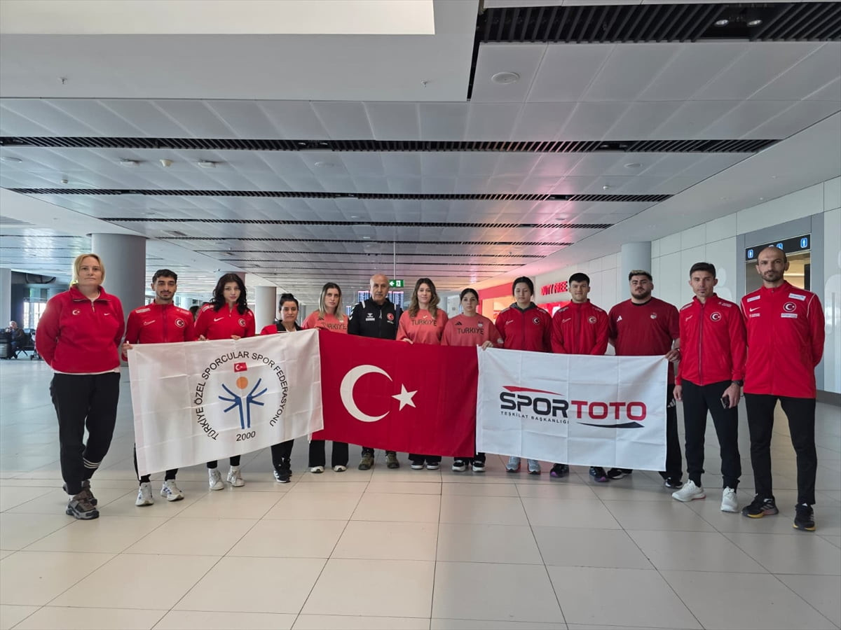 Türkiye Özel Sporcular Spor Federasyonu (TÖSSFED) bünyesindeki milli sporcular, İspanya'da...