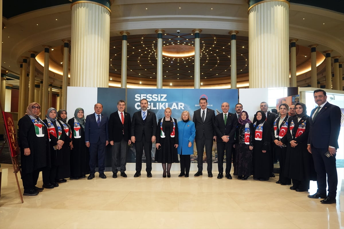 Türkiye Şehit Yakınları ve Gaziler Dayanışma Vakfı'nca Gazze'ye destek amacıyla şehit yakınlarının...