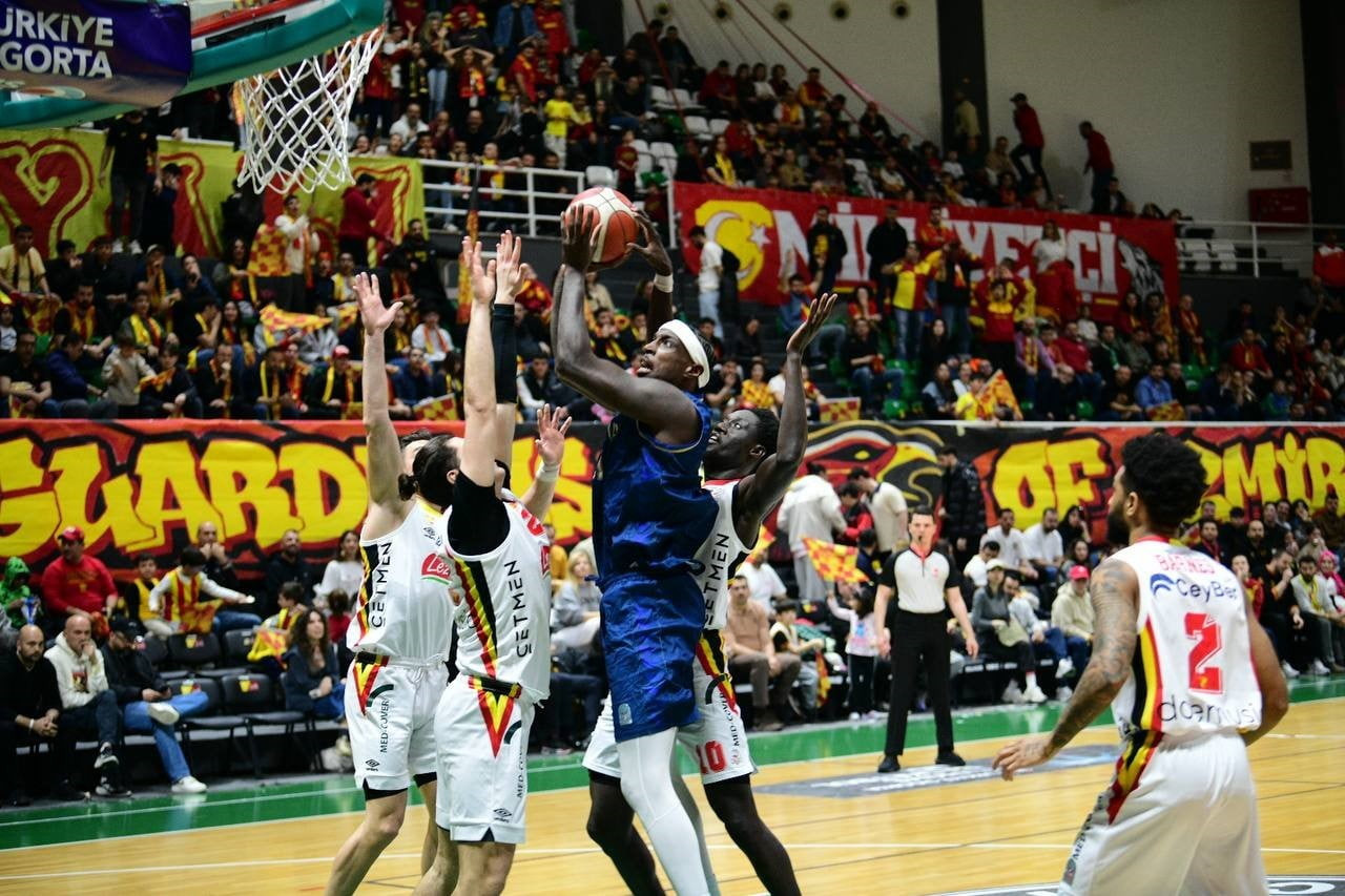 TÜRKİYE SİGORTA BASKETBOL LİGİ'NİN 30'UNCU HAFTASINDA GÖZTEPE'YE KONUK OLAN ÇAYIROVA BELEDİYESİ...