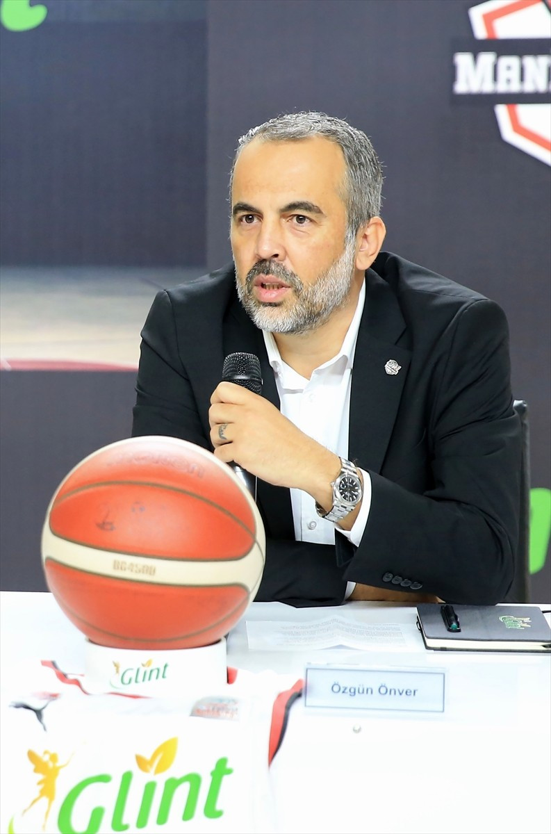 Türkiye Sigorta Basketbol Süper Ligi ekiplerinden Glint Manisa Basket'in genel menajeri Özgün...