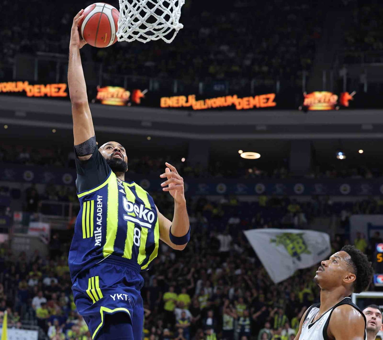 TÜRKİYE SİGORTA BASKETBOL SÜPER LİGİ PLAY-OFF FİNAL SERİSİ İLK MAÇINDA BEŞİKTAŞ, DEPLASMANDA...