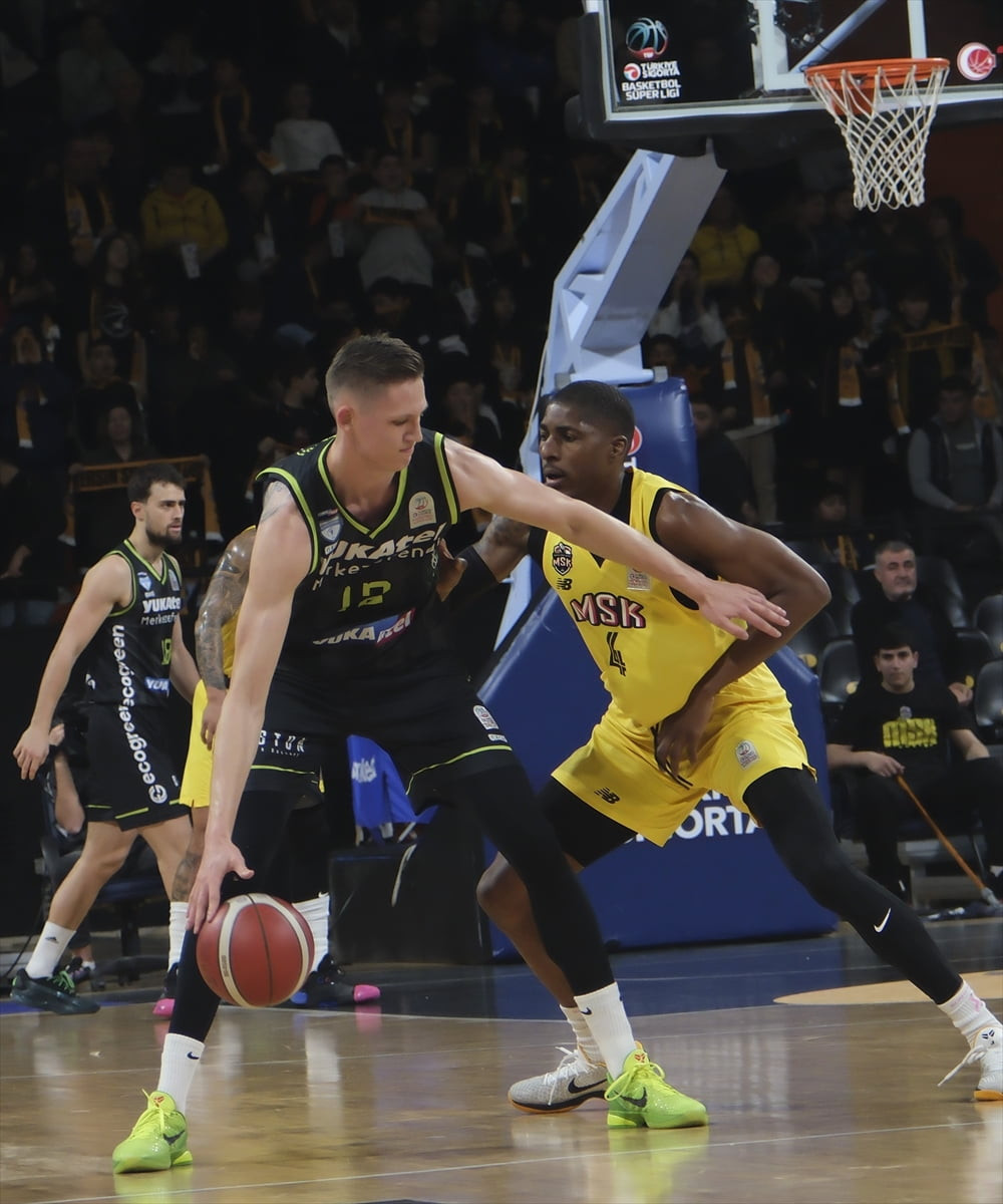 Türkiye Sigorta Basketbol Süper Ligi'nin 13. hafta maçında Mersin Spor ile Yukatel Merkezefendi...