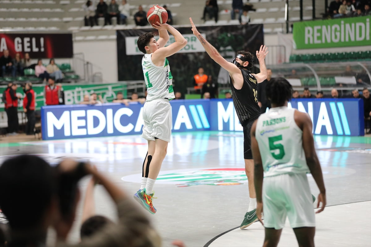 Türkiye Sigorta Basketbol Süper Ligi'nin 14. haftasında Bursaspor Basketbol ile Safiport Erokspor...