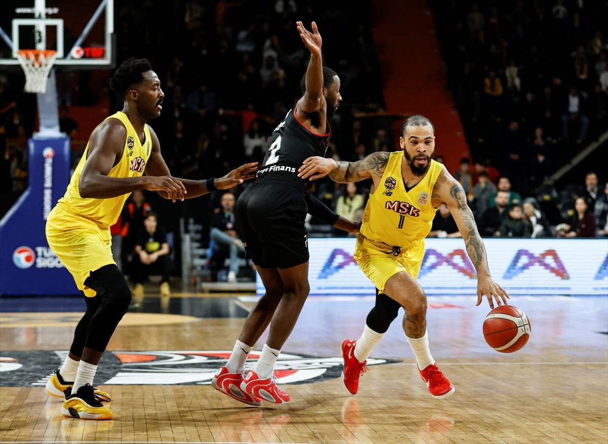 Türkiye Sigorta Basketbol Süper Ligi'nin 16. haftasında Mersin Spor ile Glint Manisa Basket...