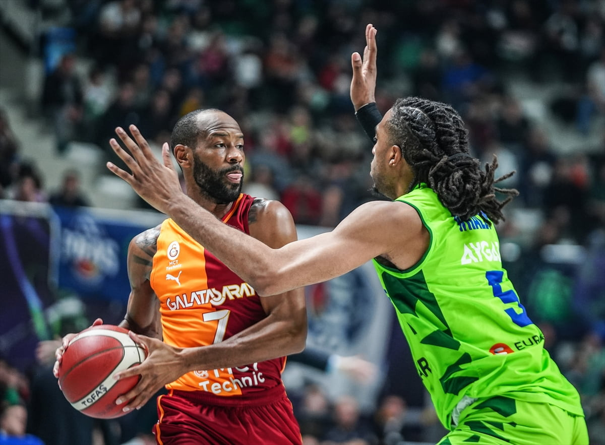 Türkiye Sigorta Basketbol Süper Ligi'nin 17. haftasında TOFAŞ ile Galatasaray MCT Technic...