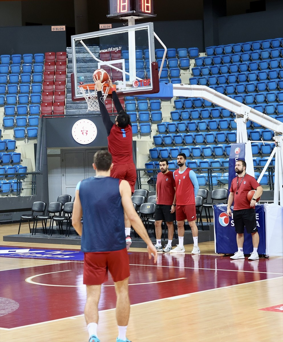 Türkiye Sigorta Basketbol Süper Ligi'nin 8'inci haftasında namağlup lider Beşiktaş GAİN'i...