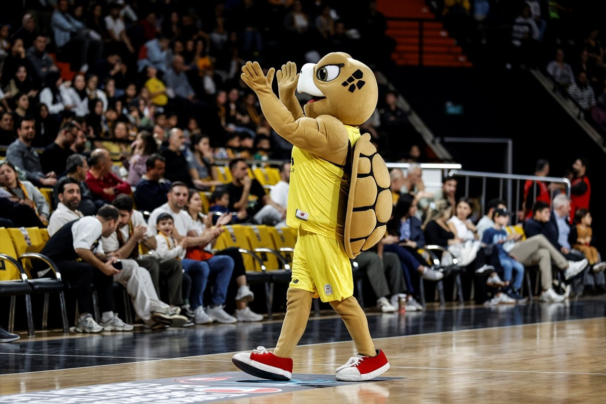 Türkiye Sigorta Basketbol Süper Ligi'nin 9. haftasında Mersin Spor ile Karşıyaka Servet Tazegül...