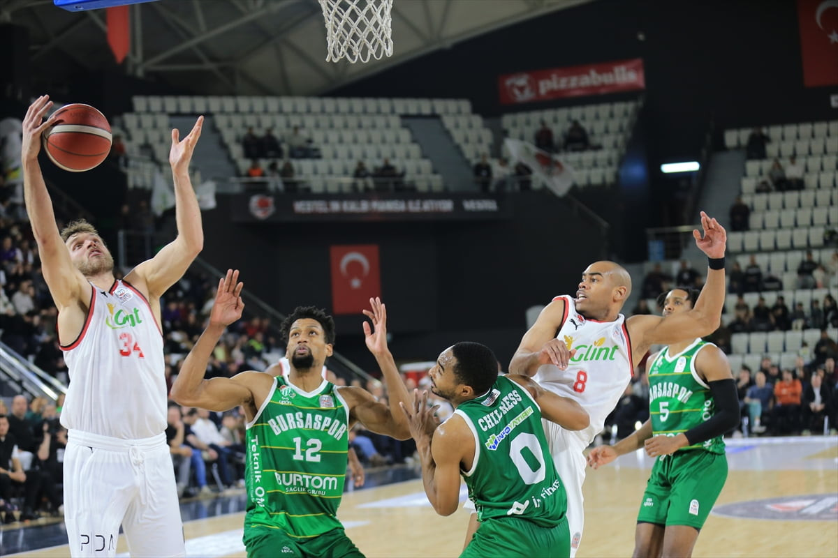 Türkiye Sigorta Basketbol Süper Ligi’nin 19. haftasında Glint Manisa Basket ile Bursaspor...