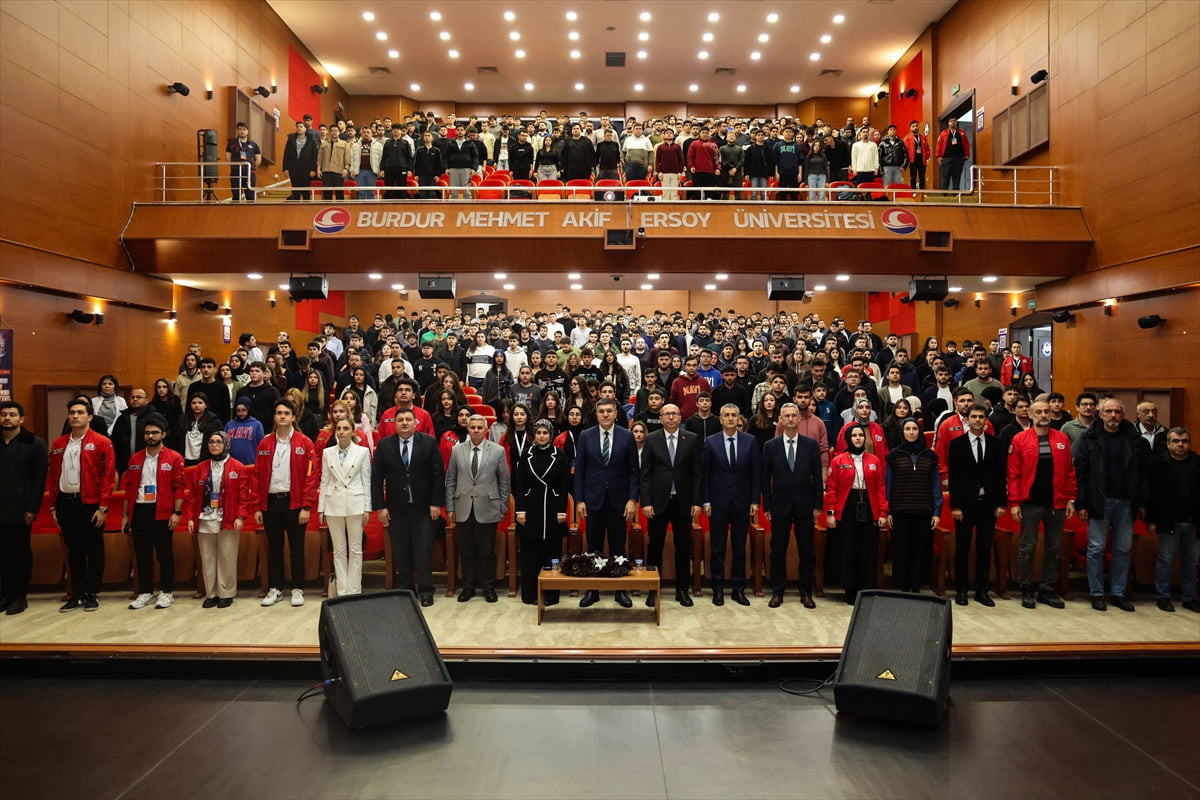  Türkiye Teknoloji Takımı (T3) Vakfı Yönetim Kurulu Başkanı ve Mütevelli Heyeti Üyesi Dr. Elvan...