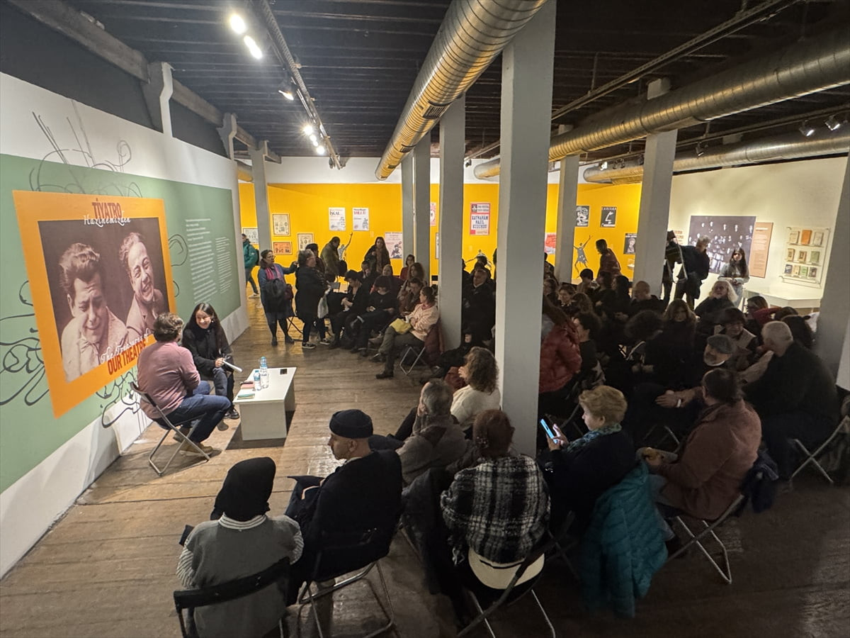 Türkiye Tiyatro Vakfının (TTV) hazırlamış olduğu "Tiyatro Hazinemizden" sergisi kapsamında...