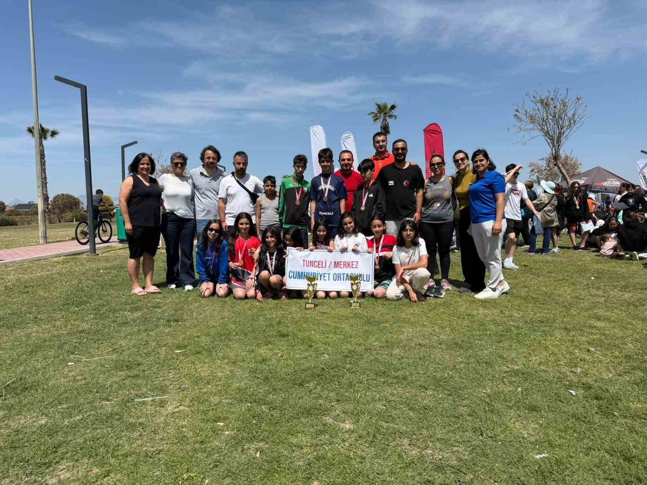 TÜRKİYE TRİATLON FİNAL YARIŞMASI’NDA TUNCELİ MERKEZ CUMHURİYET ORTAOKULU ÖĞRENCİLERİ TÜRKİYE...